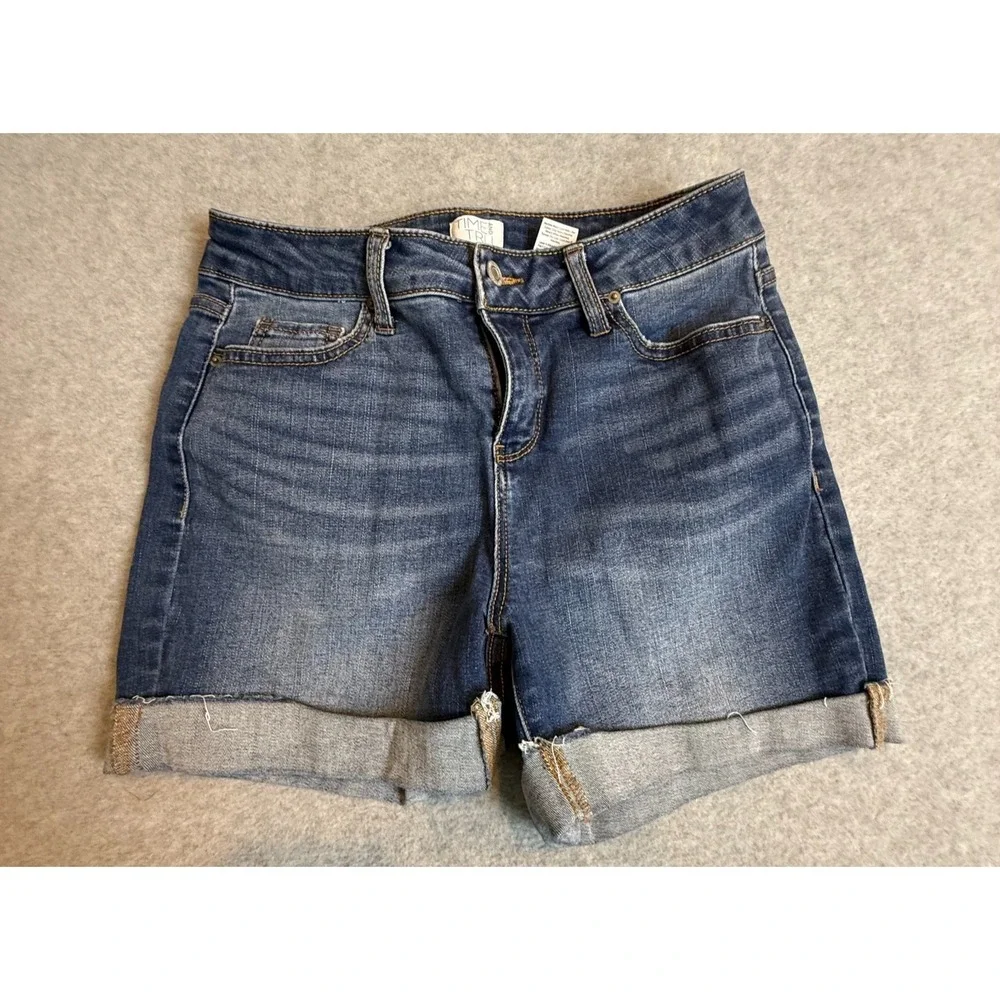 Time and Tru Women's Blue Mid Rise Rolled Cuff Denim Shorts Size 10